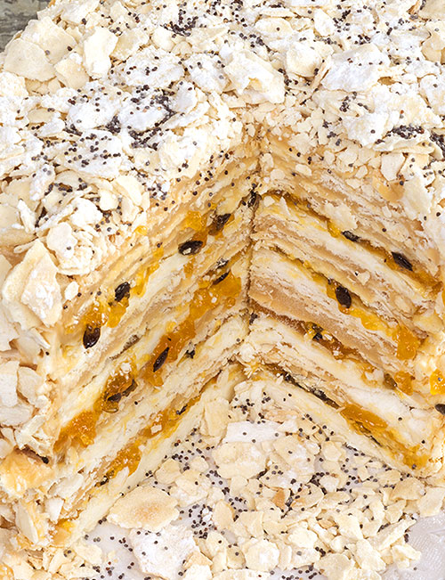 Torta Gold Milhojas Manjar Blanco y Crema Maracuyá (25 Personas)